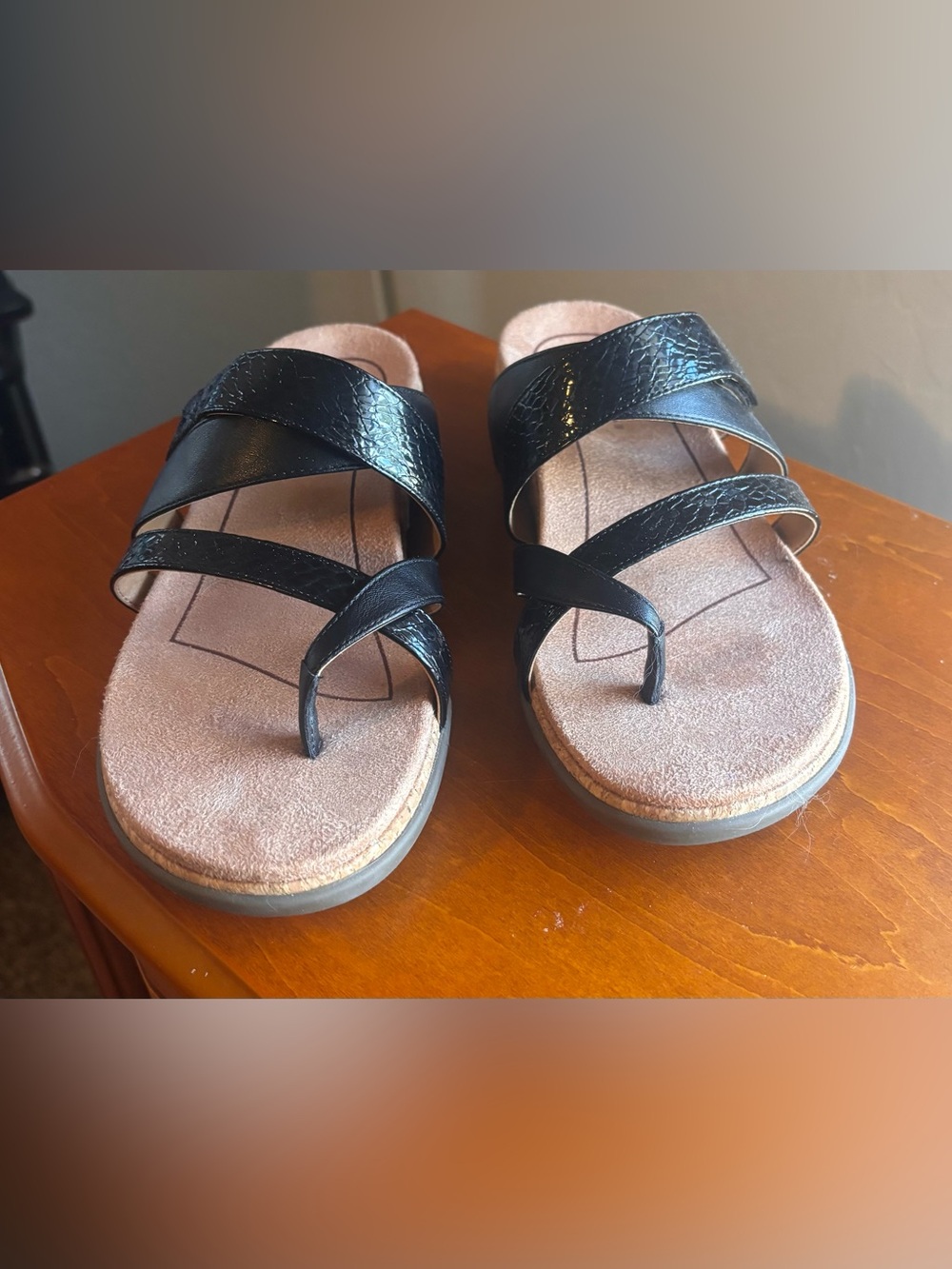 Vionic Embossed Adjustable Sandals - Anelle Size 8 - Picture 2 of 4
